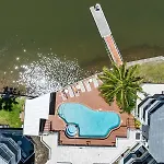 Surfers Paradise Riverfront Apartment
