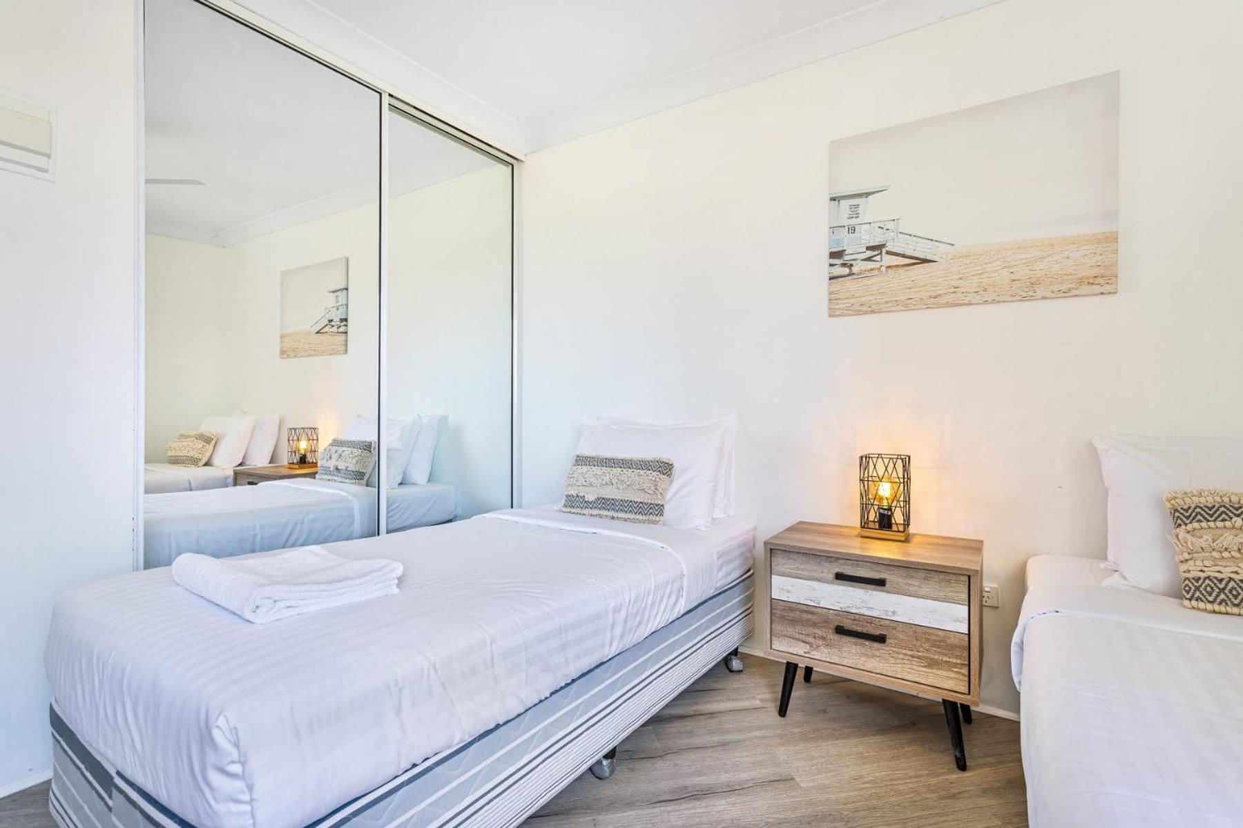 Surfers Paradise Riverfront Apartment *