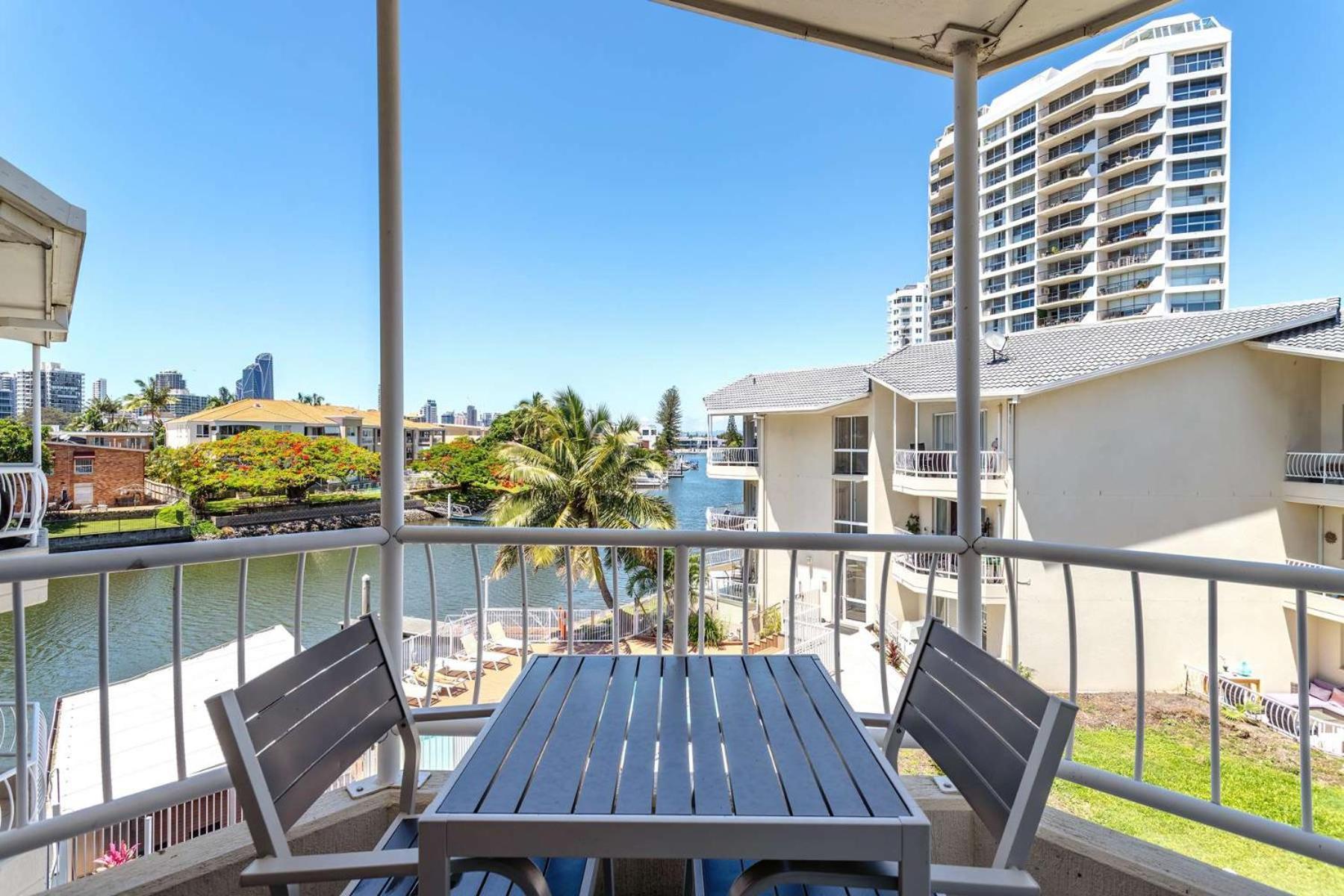 Surfers Paradise Riverfront * Gold Coast