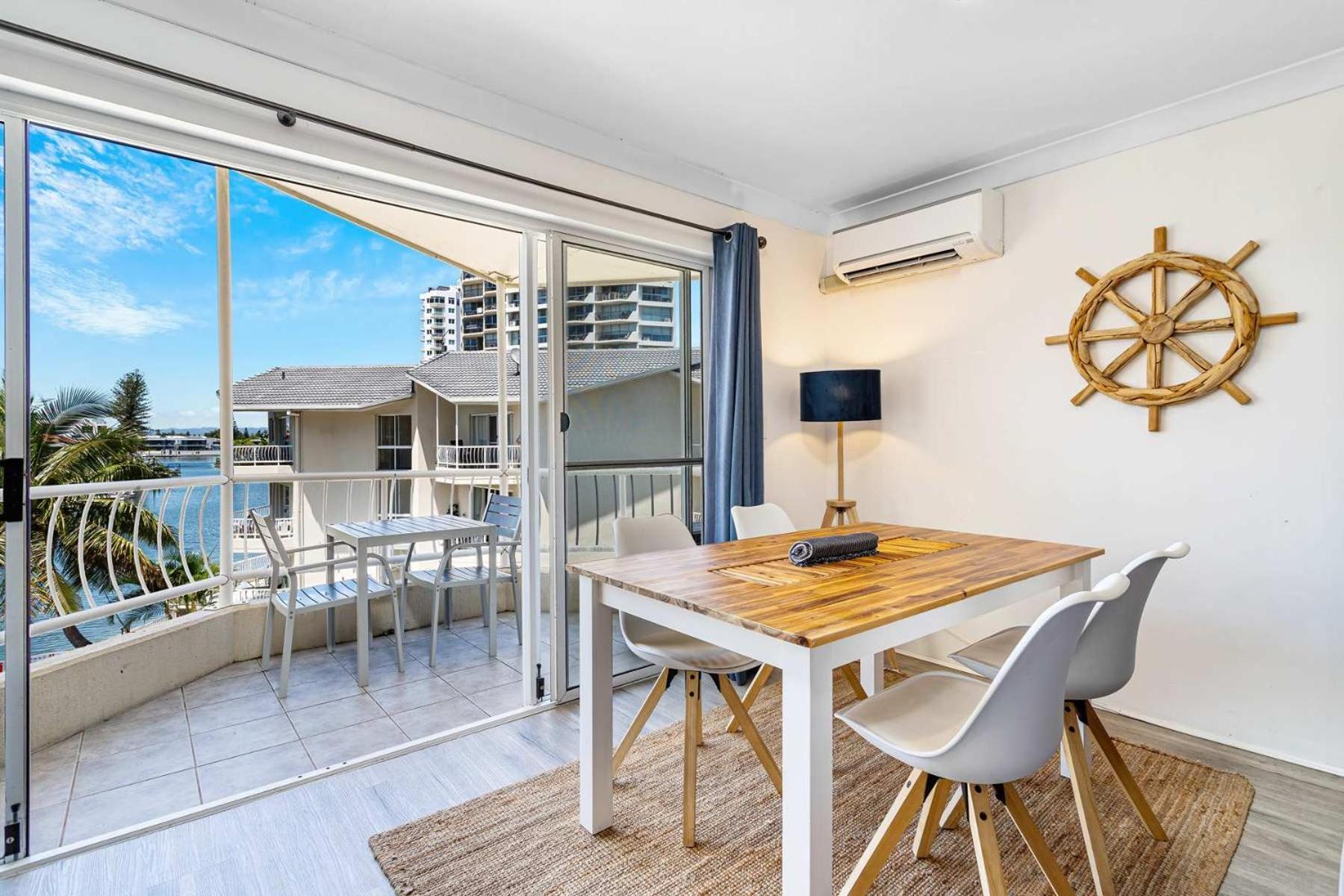 Apartment Surfers Paradise Riverfront Gold Coast