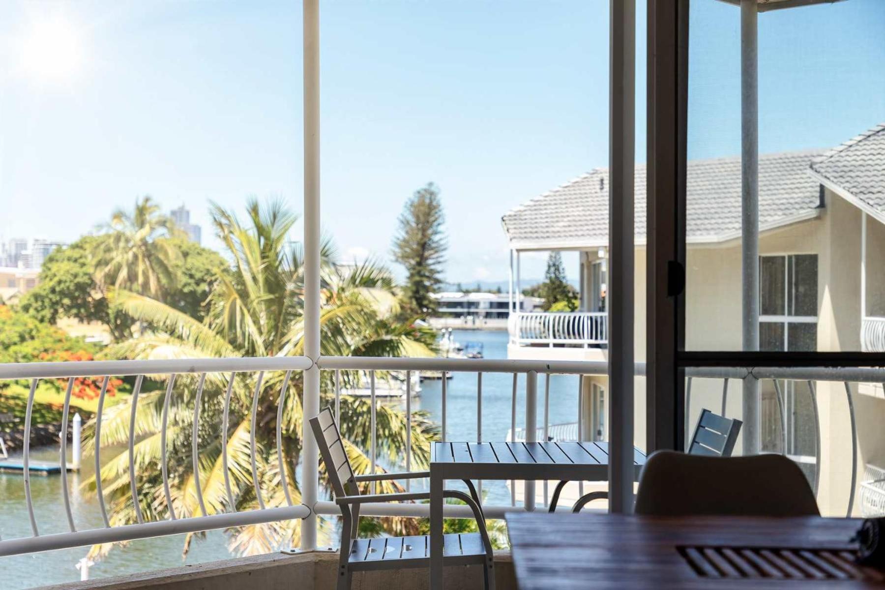 Surfers Paradise Riverfront * Gold Coast