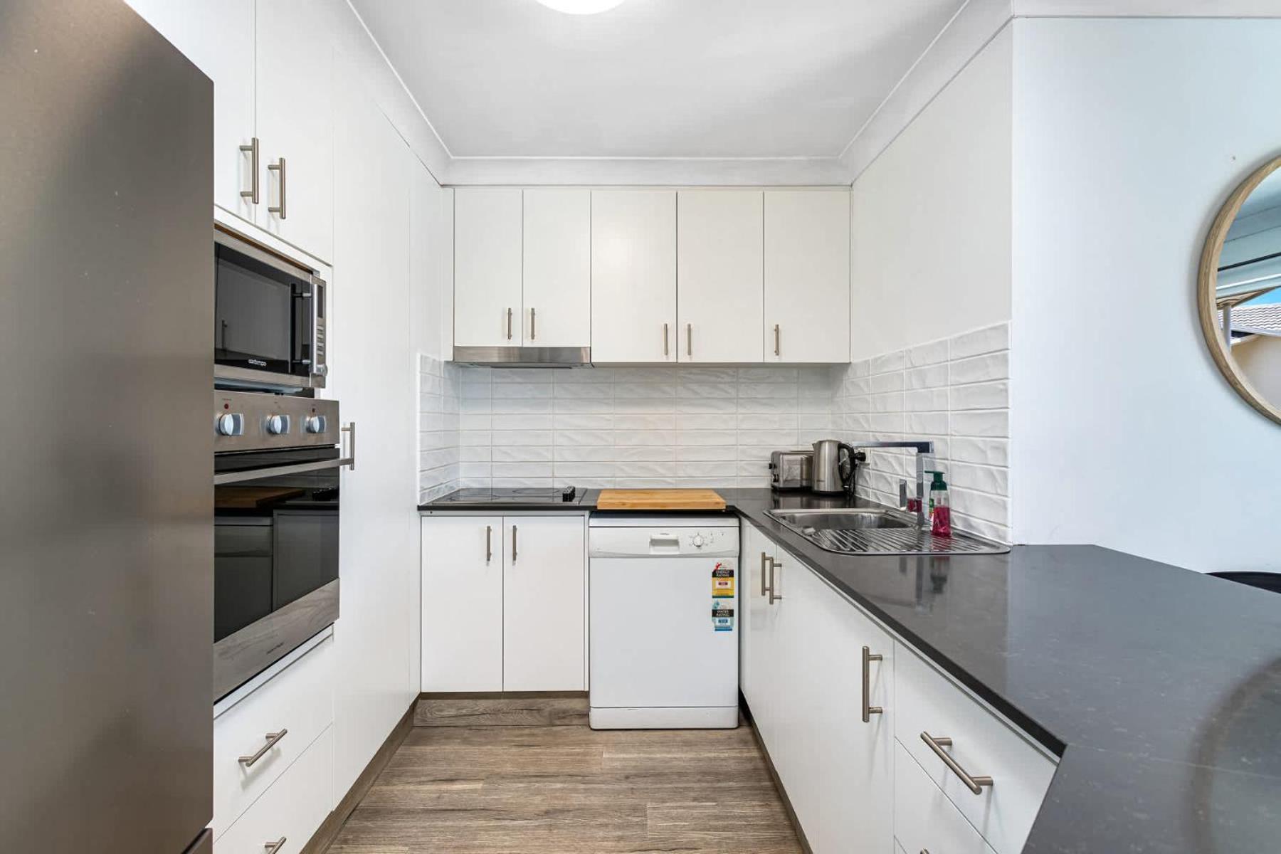 Apartment Surfers Paradise Riverfront